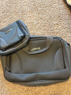 Travel select tote and toiletry pouch